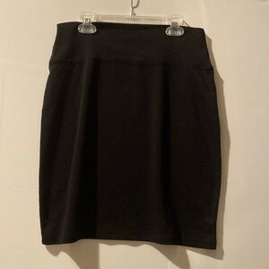 Standard black skirt
